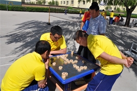 标题：运动会下象棋
浏览次数：56443
发布时间：2018-10-30