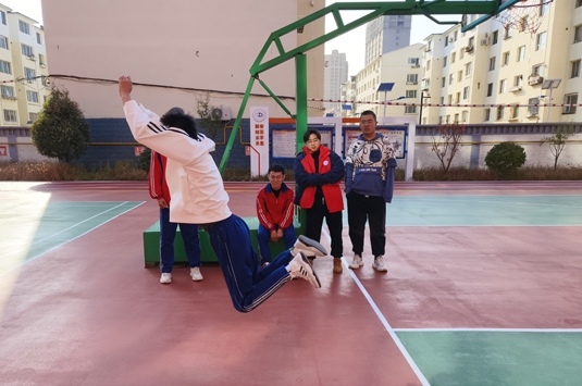 标题：运动会跳远
浏览次数：3341
发布时间：2023-10-18